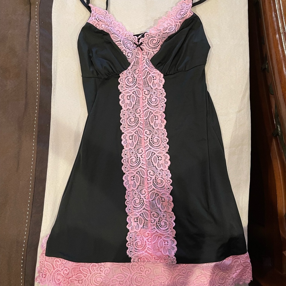 La Vie en Rose Lingerie, stretch material size XS but fits regular Small